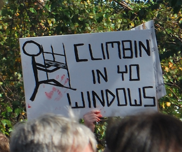 Illustration for article titled Some Actual Displays Of Sanity And Civility At The Jon Stewart Rally (Updated)